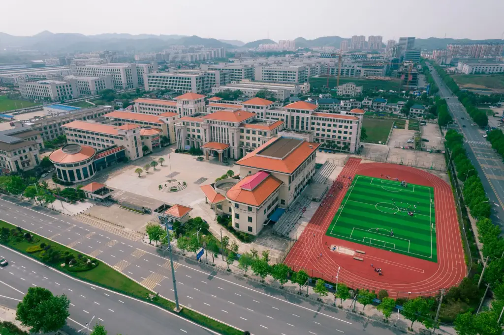 上海装修工程管材阀门采购：建材贸易平台的选型与供货要点解析