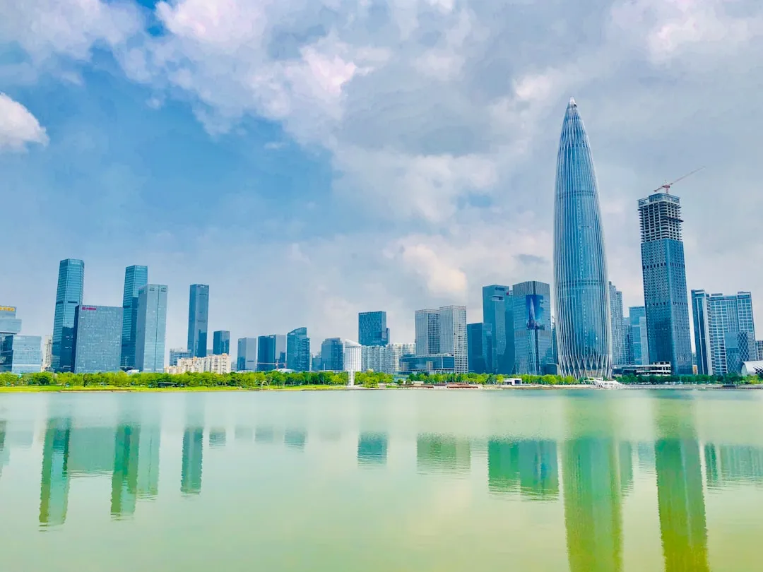 2025年上海建材贸易市场趋势与五金交电采购新规解读